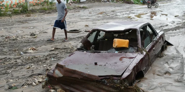 Furacão Melissa: Número de mortos no Haiti aumenta para 43 enquanto ajuda humanitária chega a todo o norte do Caribe