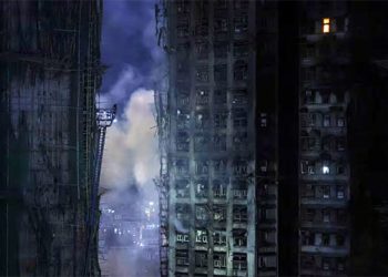 Hong Kong: Número de mortos no incêndio da torre sobe para 94