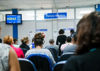 INSS: Comitê é criado para reduzir fila de 2,8 milhões de pedidos