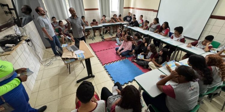 Anchieta: Prefeitura ensina descarte seguro do lixo doméstico nas escolas municipais