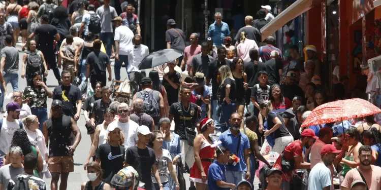 IBGE: Censo 2022 revela nomes e sobrenomes mais populares do Brasil