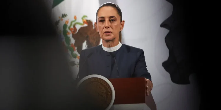 México: Presidente abre queixa contra agressor após sofrer assédio sexual
