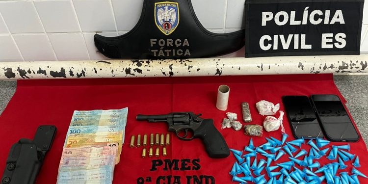 Itapemirim: Polícia Civil prende dois homens e apreende arma e drogas durante operação