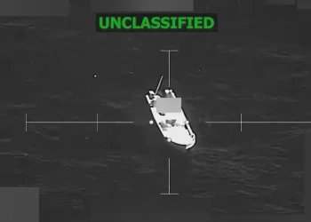 Pacífico Oriental: EUA atacam três embarcações em águas internacionais matando oito pessoas