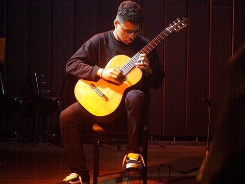Espírito Santo: Estudante capixaba conquista destaque nacional em concurso de violão