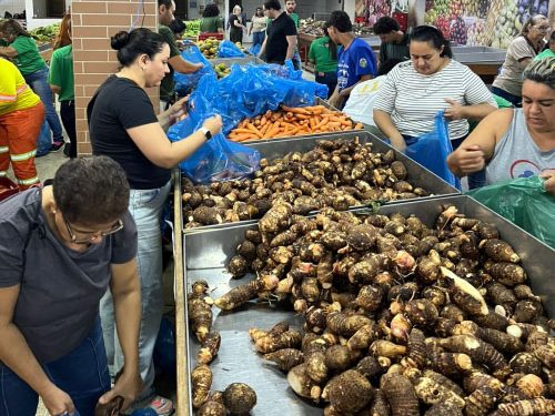 Guarapari: Mil cestas de alimentos in natura são distribuídas à famílias em vulnerabilidade