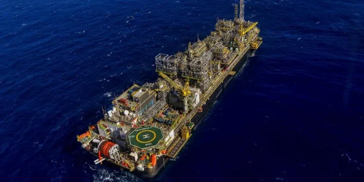 Brasil: MPF pede anulação de licença ambiental da Petrobras no pré-sal