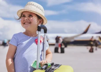 Turismo: Vai viajar com crianças ou adolescentes? Fique atento à documentação