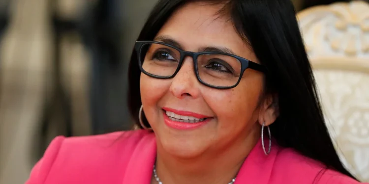 Venezuela: Delcy Rodríguez se torna presidente interina com a queda de Maduro