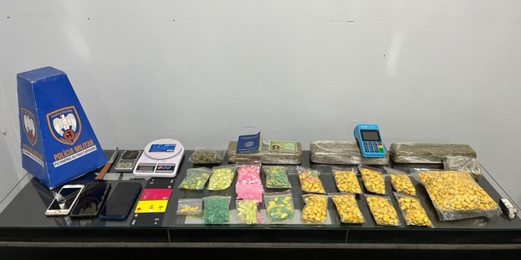 Guarapari: Polícia Militar realiza prisões, apreende arma de fogo e grande quantidade de entorpecentes