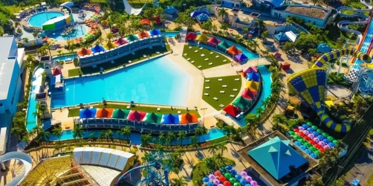 São Paulo: Guarda-vidas morre após ser sugado por ralo em famoso parque aquático