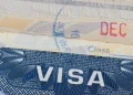Suspensão de vistos dos EUA: Brasil e outros 74 países foram afetados