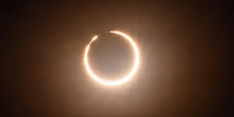 Fenômeno: Eclipse solar com “anel de fogo” poderá ser visto do Brasil