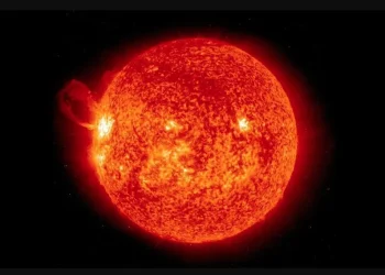 Alerta da Nasa: Tempestade solar atingirá a Terra após mega erupção no Sol