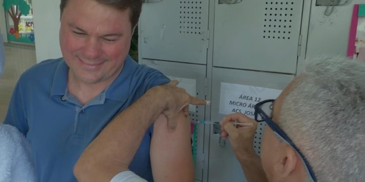 Anchieta: Município está entre os de mais doses aplicadas de vacina contra a Gripe no Espírito Santo