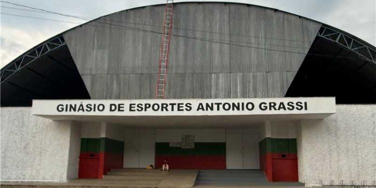 Alfredo Chaves: Prefeitura entrega de uniformes do Projeto Campeões do Futuro