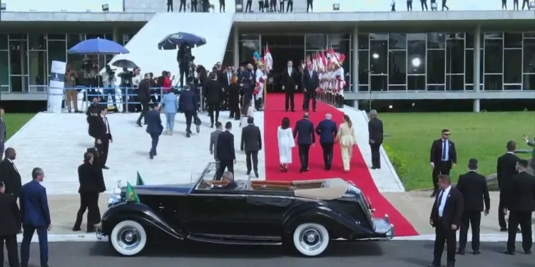 Política: O que muda com nova data de posse para presidente e governador