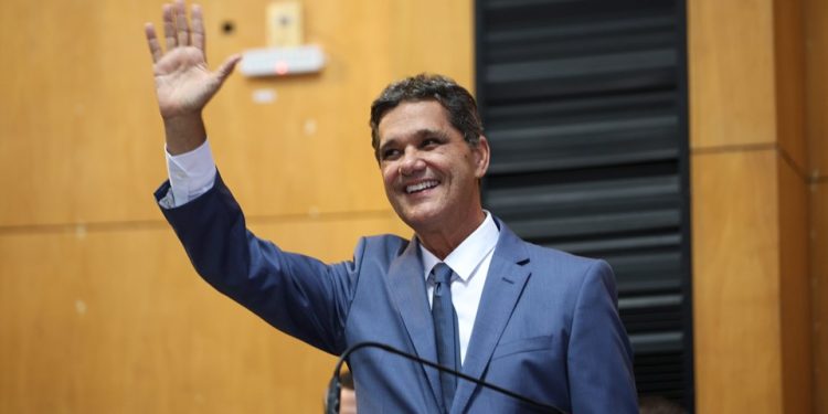 Espírito Santo: Ricardo Ferraço toma posse como governador