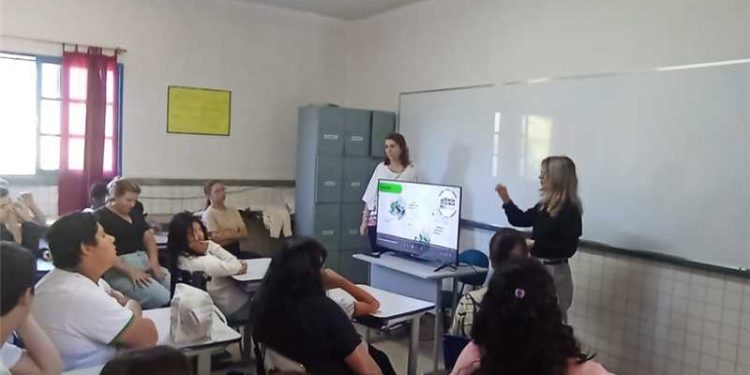 Alfredo Chaves: Projeto de ciência e tecnologia nas escolas