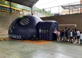 Alfredo Chaves: Planetário móvel leva experiência astronômica a estudantes