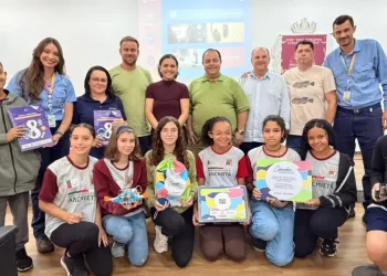 Anchieta: Estudantes da rede pública recebem kits de robótica