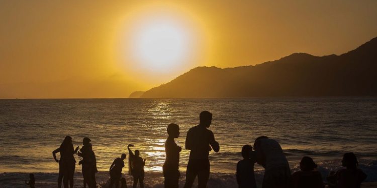 Turismo: Gastos de turistas internacionais no Brasil batem recorde histórico e chegam a R$ 25 bilhões em 2026