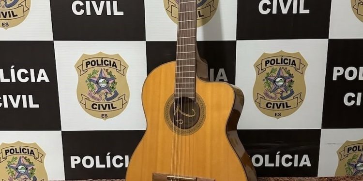 Marataízes: Polícia Civil prende três homens por furto, coação e receptação e recupera violão furtado