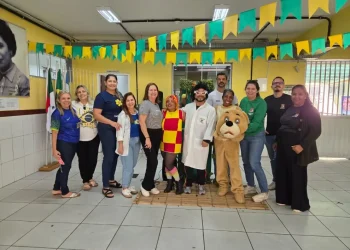 Anchieta: Projeto teatral leva às escolas orientações sobre saguis e prevenção da raiva