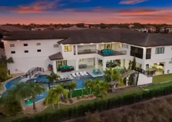 Copa do Mundo: Neymar Pai aluga casa temática avaliada em R$ 73 milhões