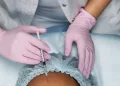 Anvisa: Botox para alisar cabelo e álcool sanitário são recolhidos