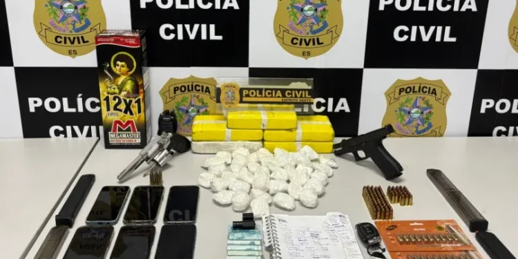 Vila Velha e Guarapari: Polícia Civil apreende cocaína de alta pureza, armas e munições